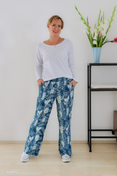 Viskose - Garden by Anette Kithier - Floral blau